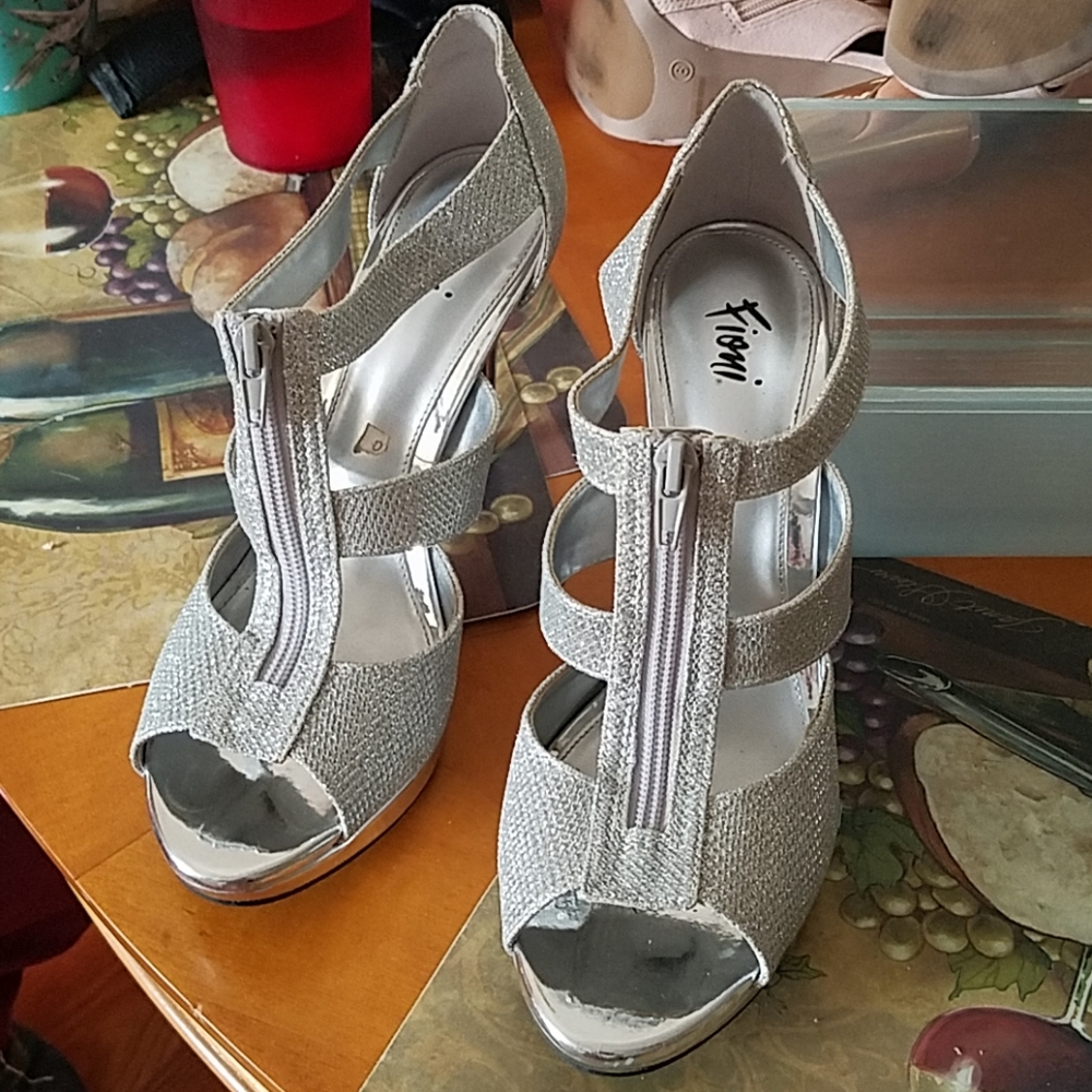 Ladies shoes